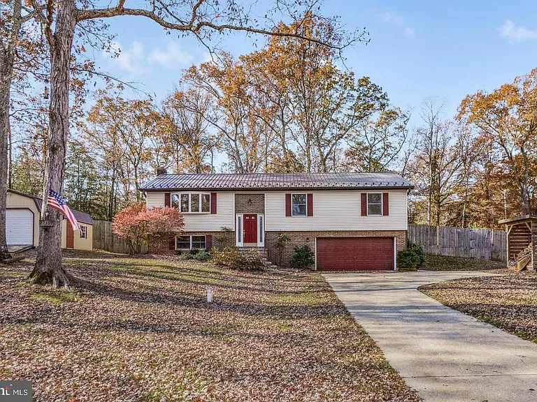 22397 Armstrong Dr — Photo 43