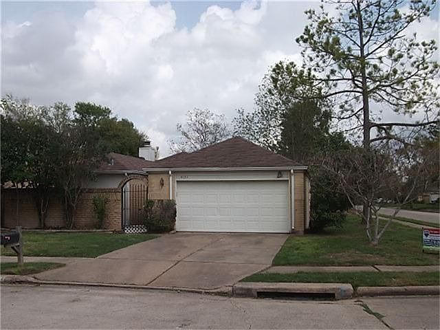 1st image of 4131 Barnwell Dr