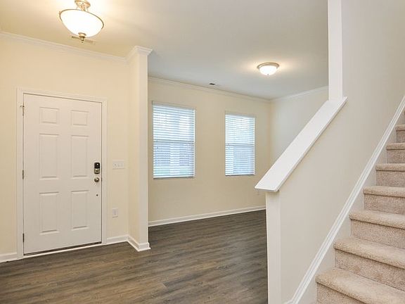 5th image of 668 Stapleford Ln