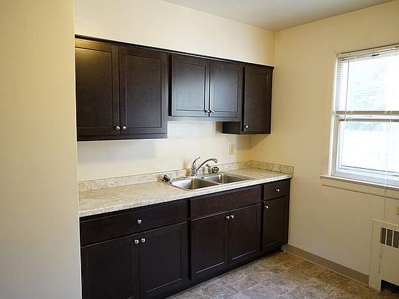 3rd image of 1833 Randolph Ave APT 4