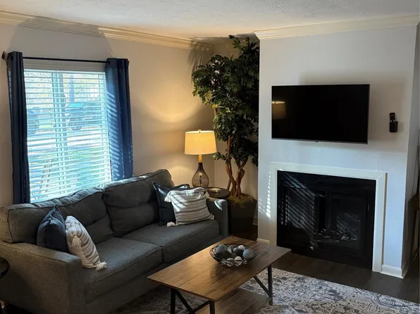 732 Memorial Mews St APT A, Houston, TX 77079