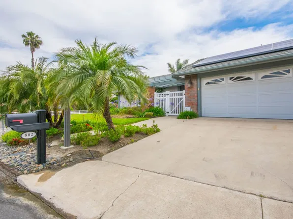802 Hitching Post Rd, Vista, CA 92081