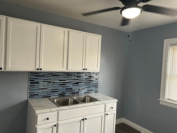 4th image of 2327 Kendall Ave