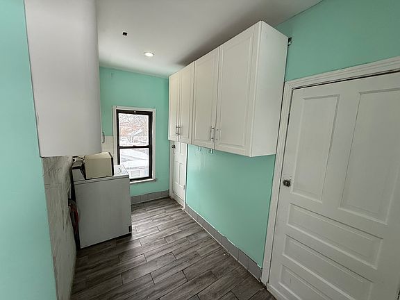 5th image of 337 Norfolk Ave