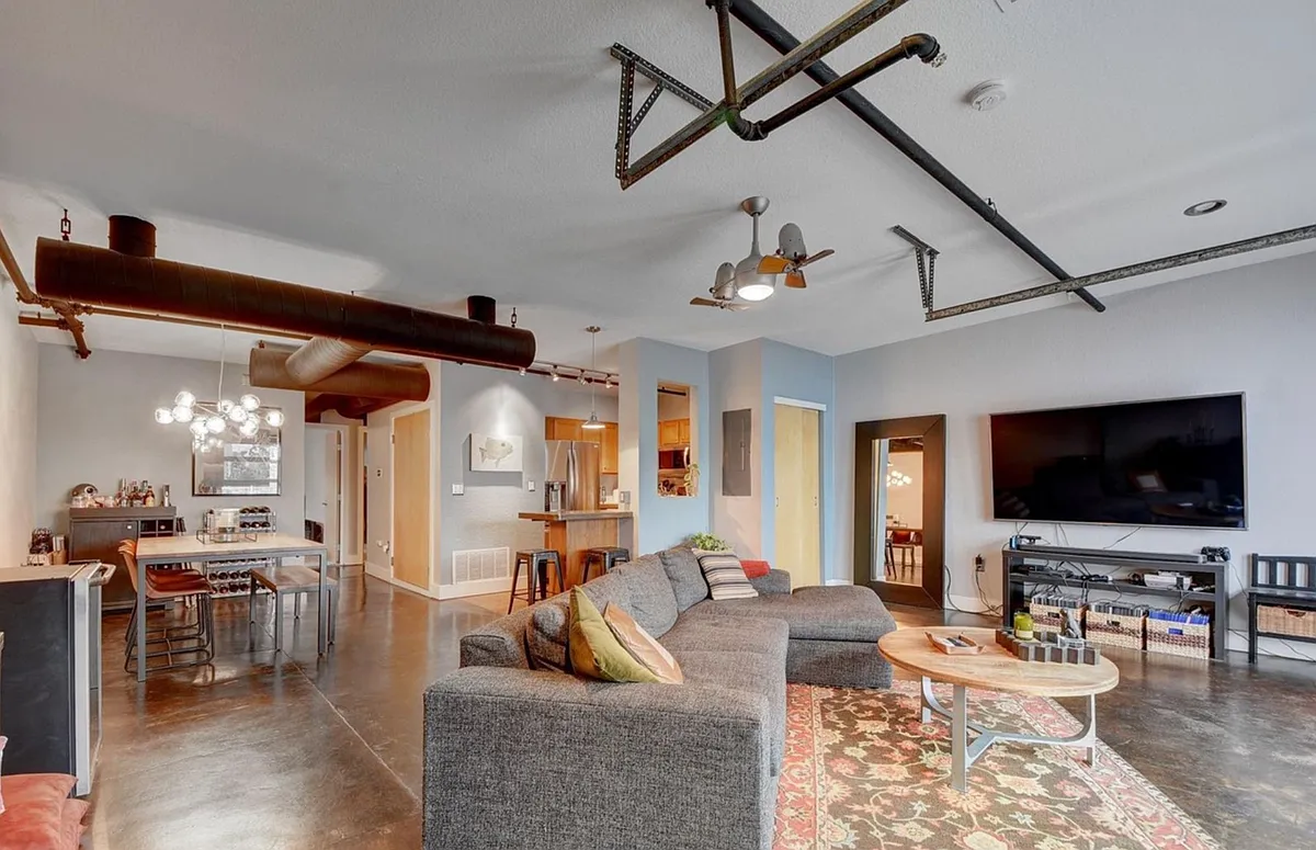 Building Photo - 1421 Oneida St #14