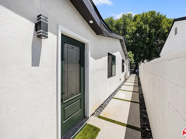 7935 Zelzah Ave — Photo 3