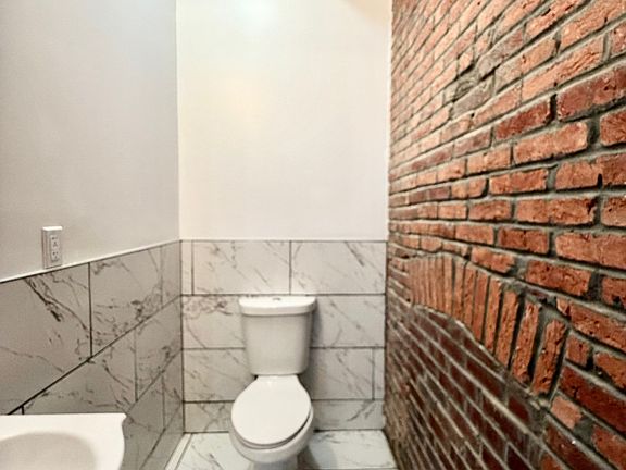 5th image of 2247 Eutaw Pl #1