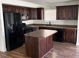 4 Arnold Dr, Layton, UT 84041