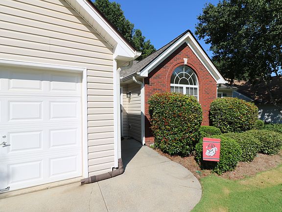 3rd image of 1110 Grace Dr