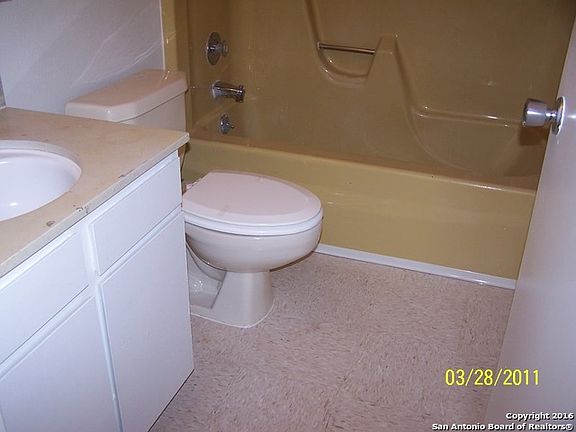5th image of 5905 Castle Hunt Dr