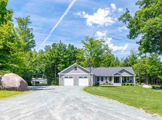 112 Fenn Way Cir, North Haverhill, NH 03774