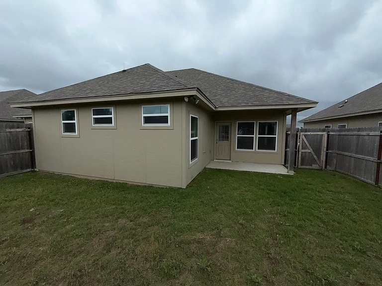 3514 Fenway Cir — Photo 15