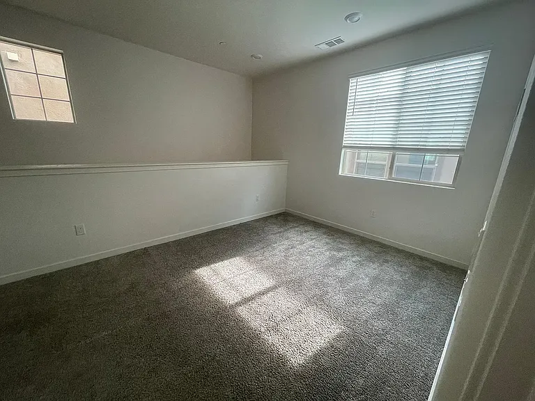 887 Pear Ct — Photo 7