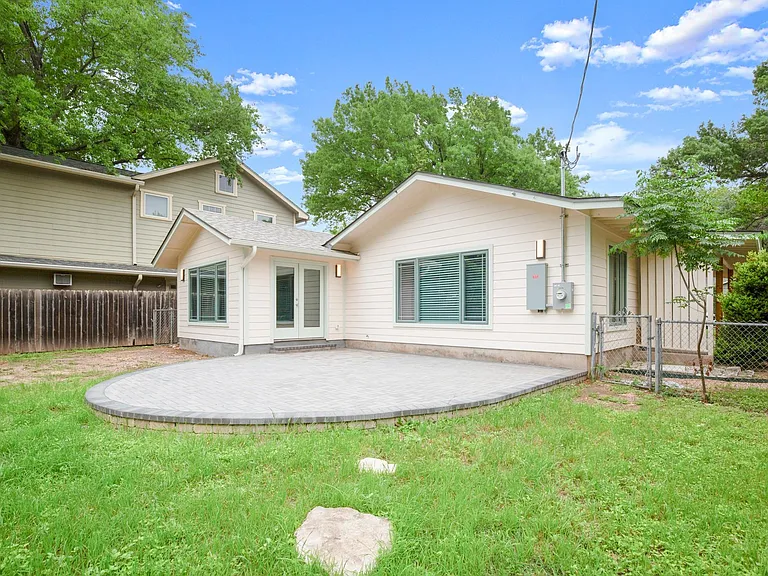 3808 Tonkawa Trl — Photo 19