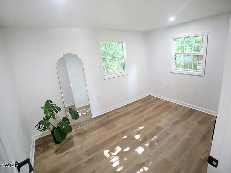 308 Cottonwood St — Photo 8