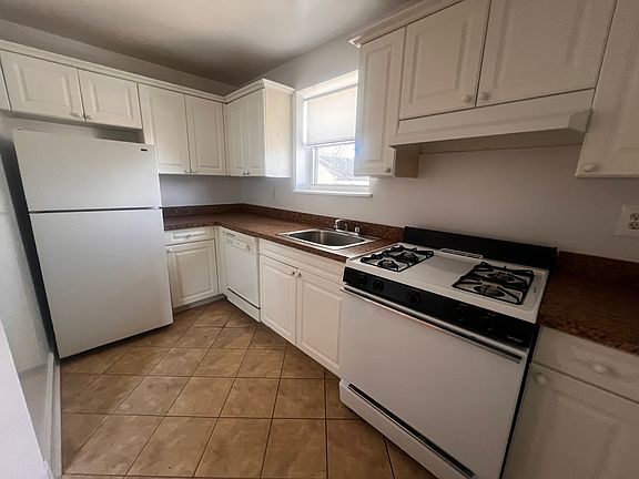 4th image of 6841 Cloverdale Blvd #B
