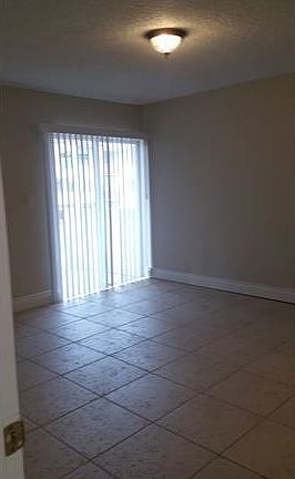4th image of 10661 SW 108th Ave APT 3C