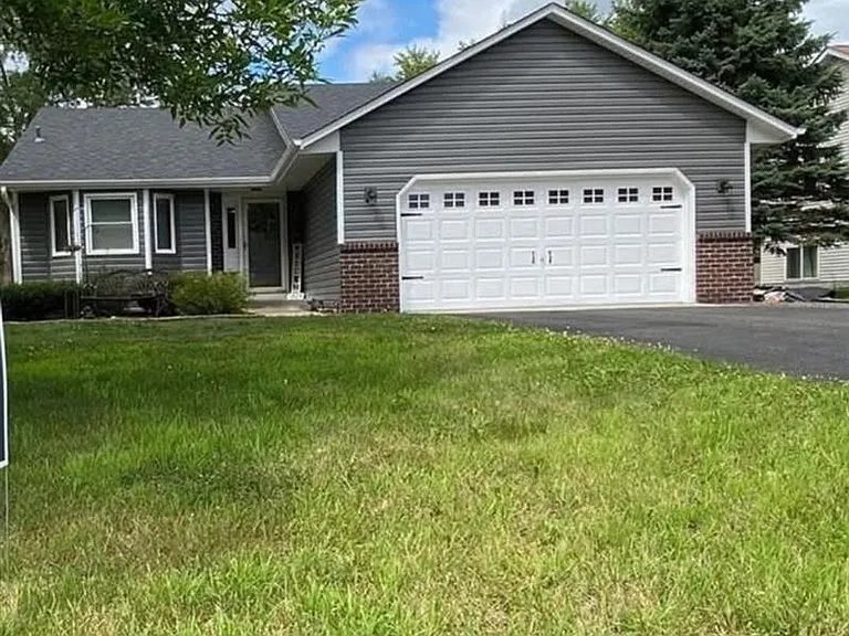 1925 Windjammer Dr — Photo 1