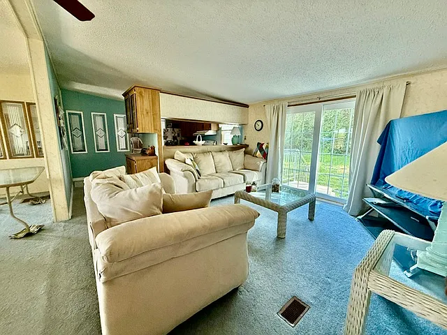 470 Hilltop Ct — Photo 6