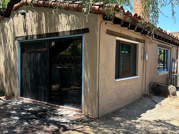 3rd image of 40 E Calle Claravista