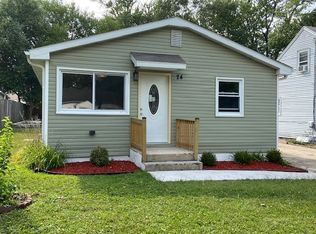 24 N Webster St, Aurora, IL 60505