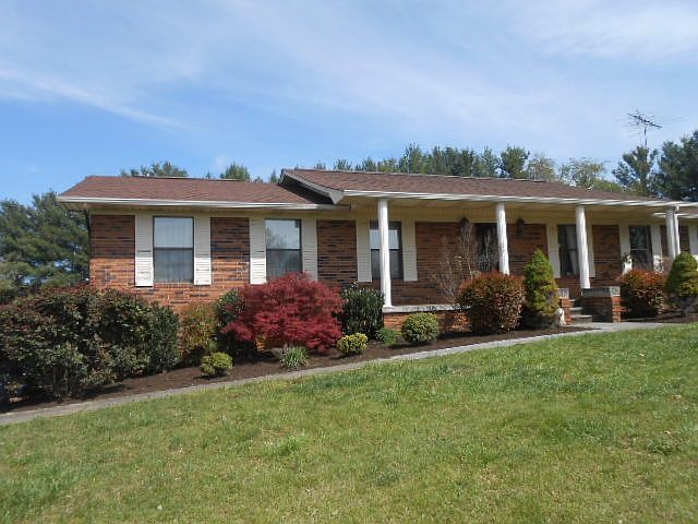 1st image of 6425 Charlies Dr