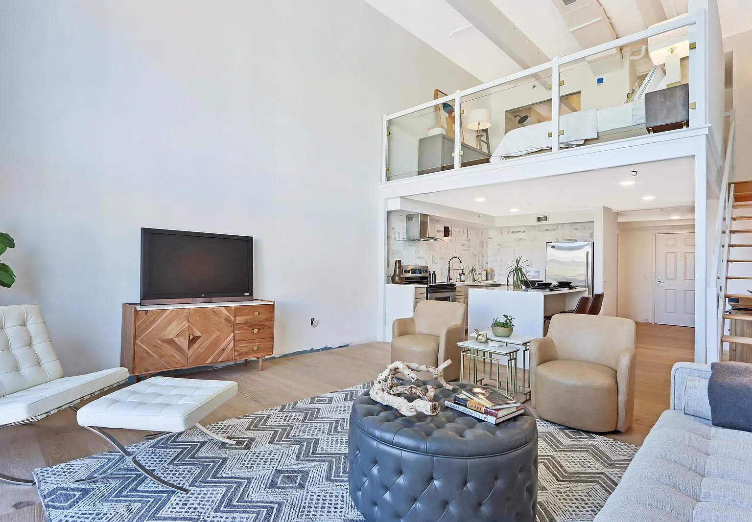 1 bed, 1.5 bath, 1296 sqft, $7,400 — Photo 3