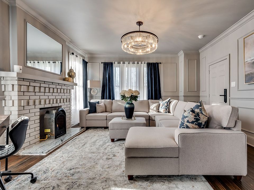 1st image of 4902 Worth St #202