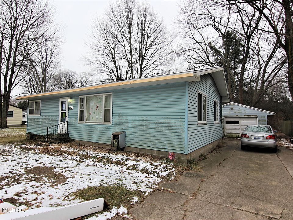 1st image of 2287 Oak Park Dr
