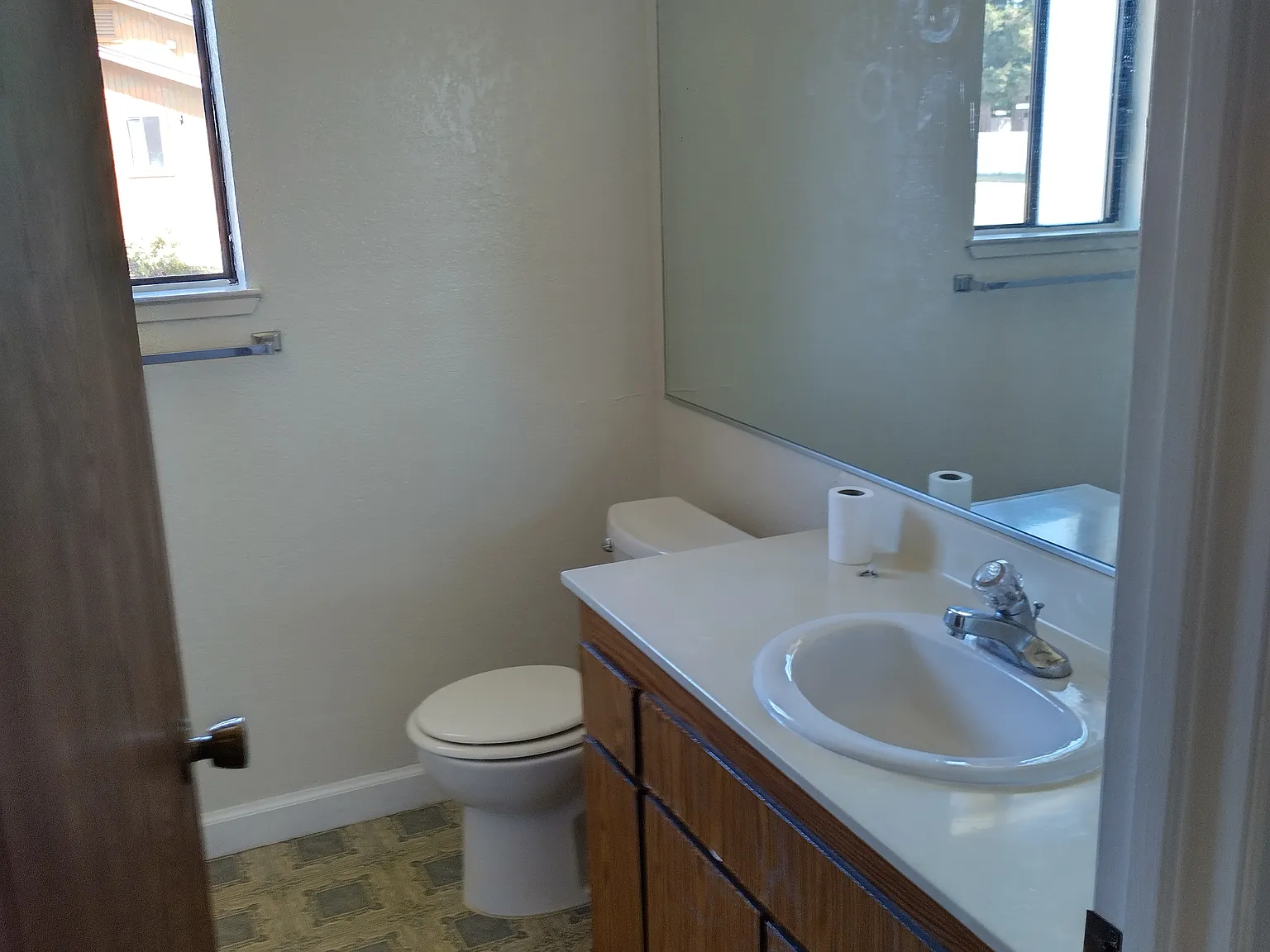 2 bed, 1092 sqft, $1,900 — Photo 2