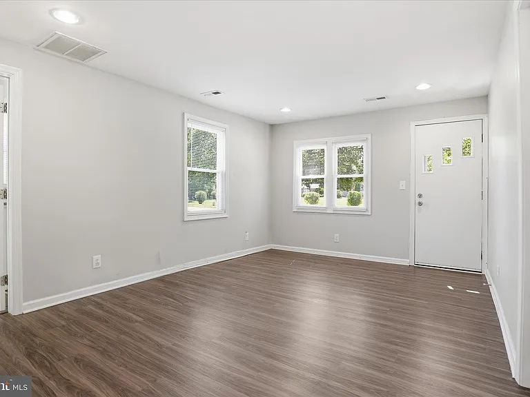 5242 Sands Rd — Photo 7