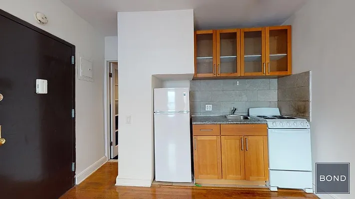 Rented by Bond New York | media 14