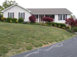 518 Litchell Rd, Salem, VA 24153