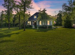 225 Horseshoe Dr, Freeport, PA 16229