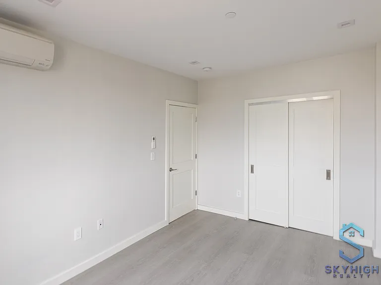 4308 52nd St #604 — Photo 9