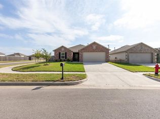 1621 W Chuck Wagon Dr, El Reno, OK 73036