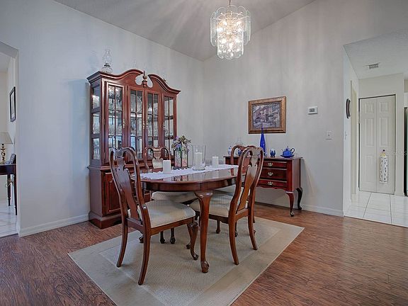 5th image of 747 Old Oaks Ln