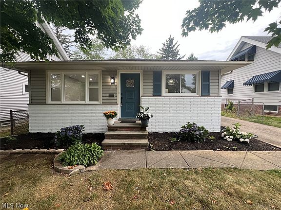 3rd image of 23616 Clifford Dr