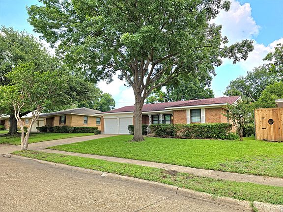 3rd image of 2522 Robin Ln