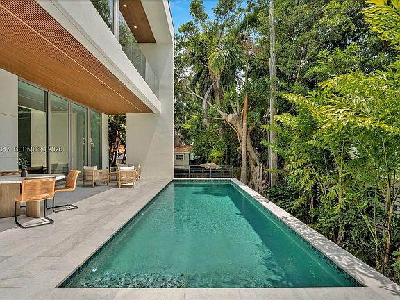 3rd image of 7701 Coquina Dr