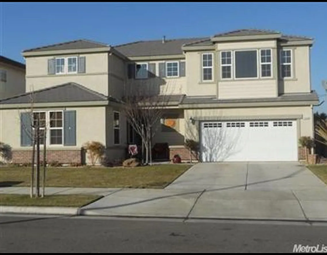 1500 Winterbrook St — Photo 1