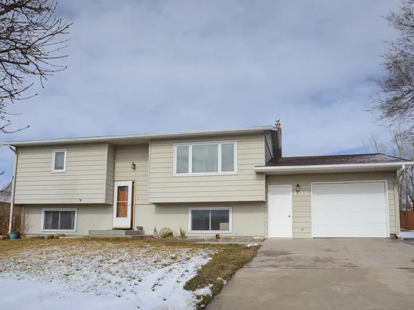 105 E Juniper Ln, Gillette, WY 82718
