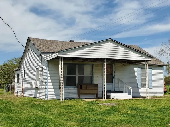 210 W Sam Rayburn Dr, Ector, TX 75439