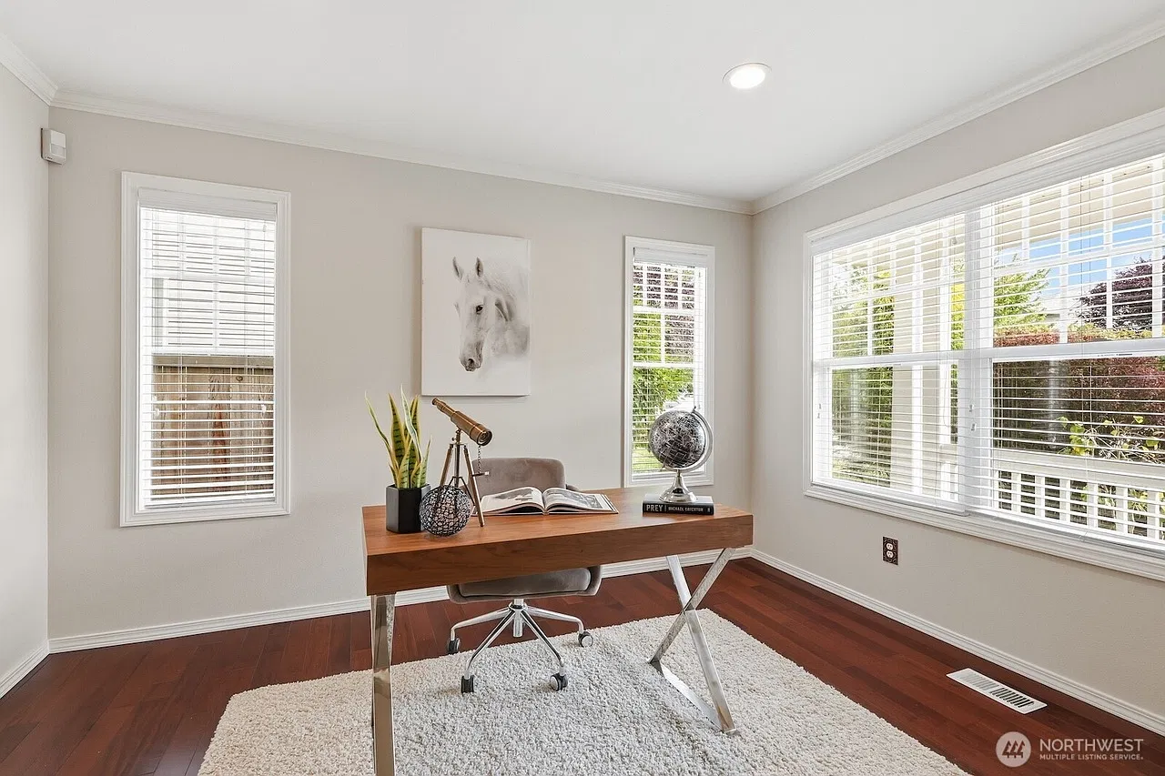 5 bed, 1970 sqft, $3,700 — Photo 4