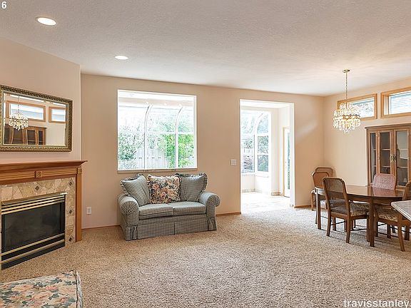 2nd image of 1940 NE Harewood Pl
