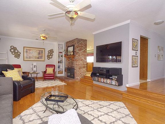5th image of 4920 Valpey Park Ave