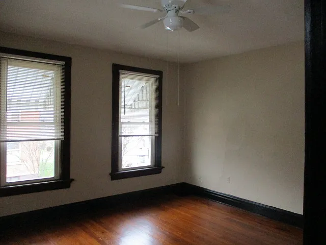 1552 Saint Clair St — Photo 3