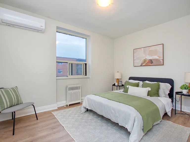 2293 Eglinton Ave E — Photo 11