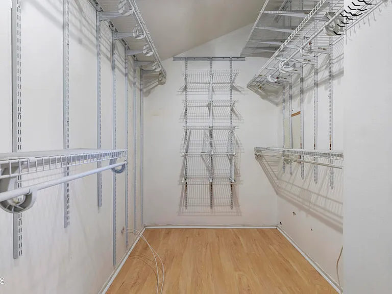 579 Acacia St — Photo 18