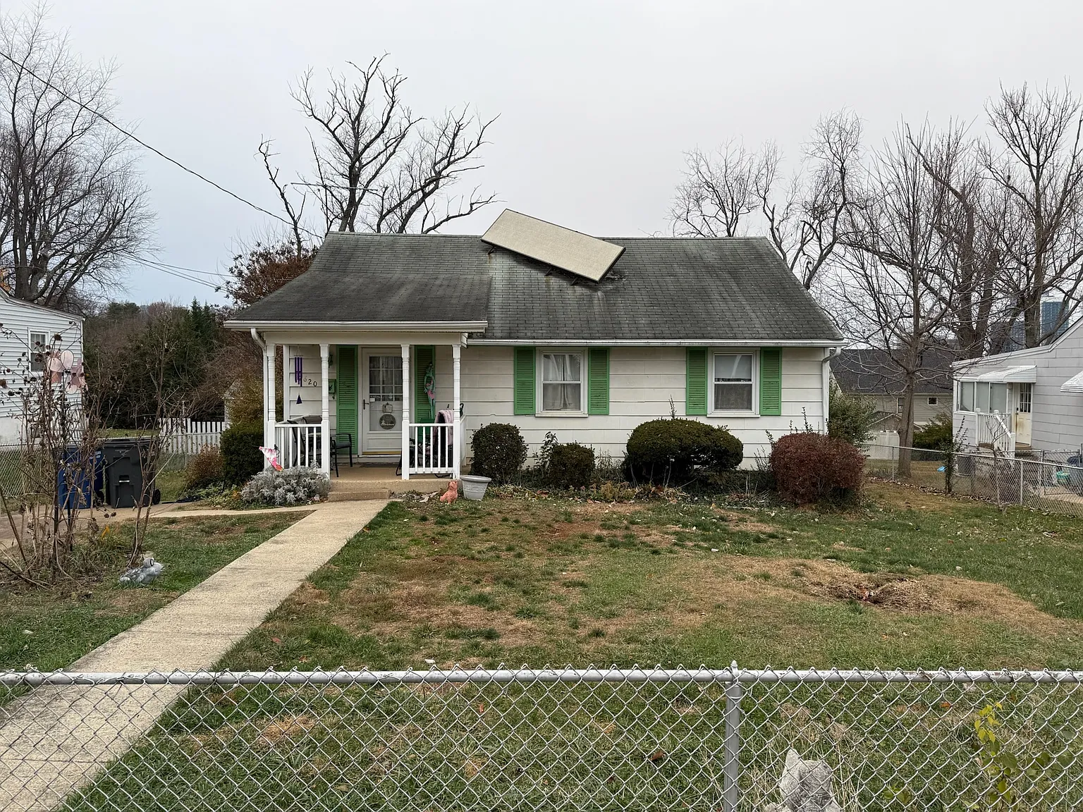 3 bed, 884 sqft, $2,400 — Photo 2